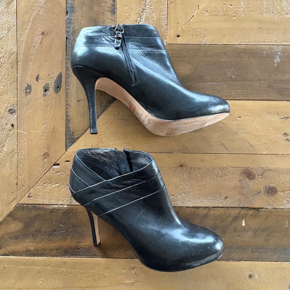 $298 VIA SPIGA Italian Leather‎ Ankle Boots Stiletto Heel Black Booties 7.5M EUC - Picture 2 of 8